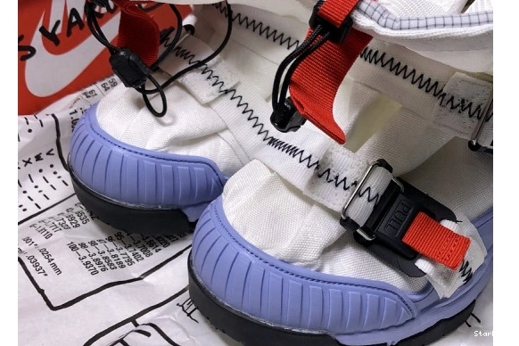 Yard Sachs' AH7767-101 - Mars Overshoe Nike 'Tom 1002